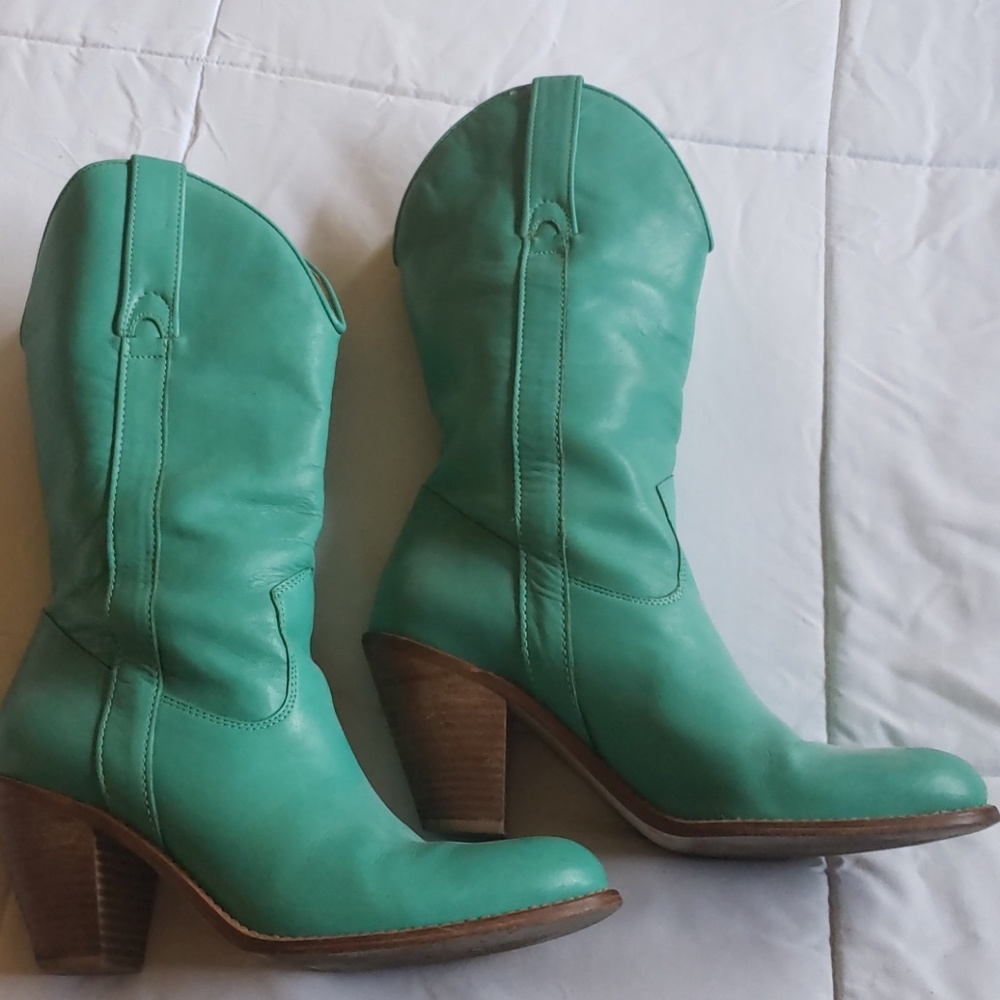 Size 7 Jessica Simpson boots